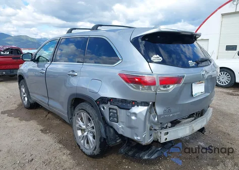 2016 Toyota Highlander Le Plus V6 z USA, uszkodzony, nr VIN 5TDBKRFH9GS356152